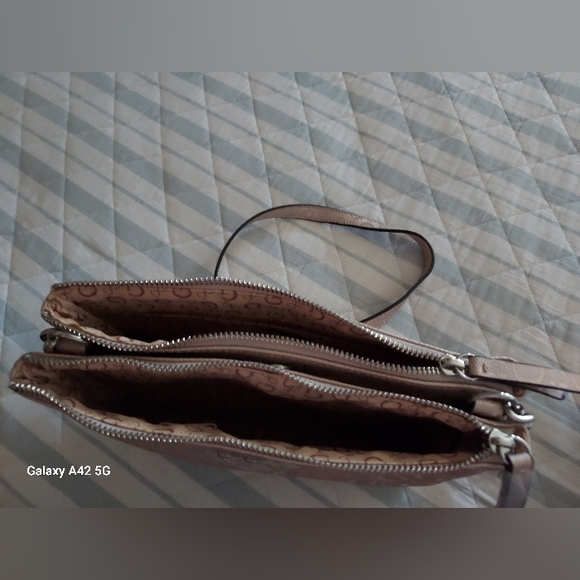 NWOT GUESS Crossbody Bag Handbag Purse Women Monogram Light pink-beige - Picture 13 of 13